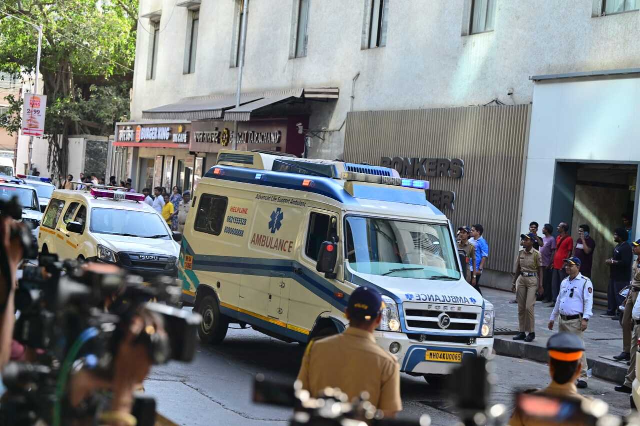 Later, her last rites will take place at Mumbai's Shivaji Park on Monday, April 13, 2026.